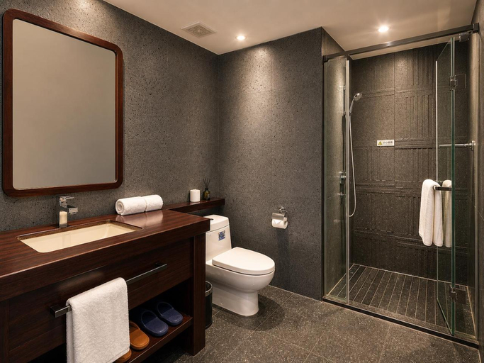 Bathroom 3, Poly Phoenix Hotel, Sanya