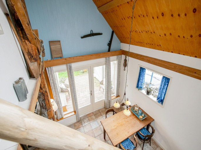 Dining 4, Cozy Vacation Rental in a Former Farmhouse, Surrounded by Nature, Zijpe