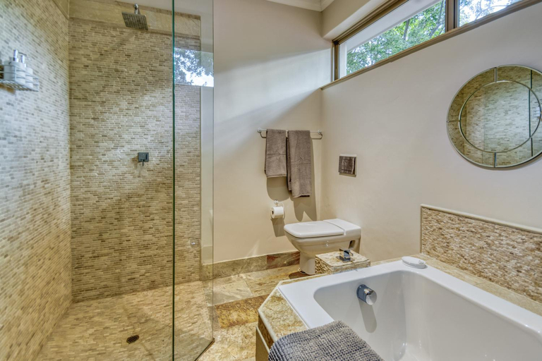 Bathroom 4, Bonne Chance Luxury Estate, Cape Winelands