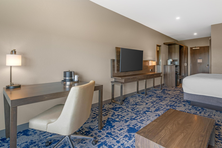 Bedroom 3, Best Western Plus Marquette Hotel & Suites, Marquette