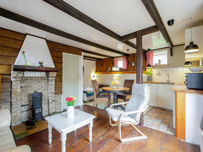 Living room 2, Cosy Suite in Village of Callanstoog, Zijpe