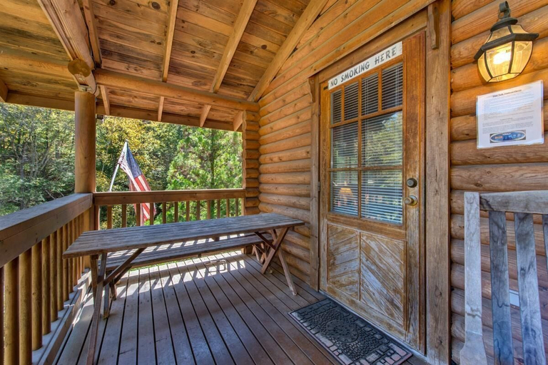 Outdoor dining, Unforgettable Dreams, Sevier