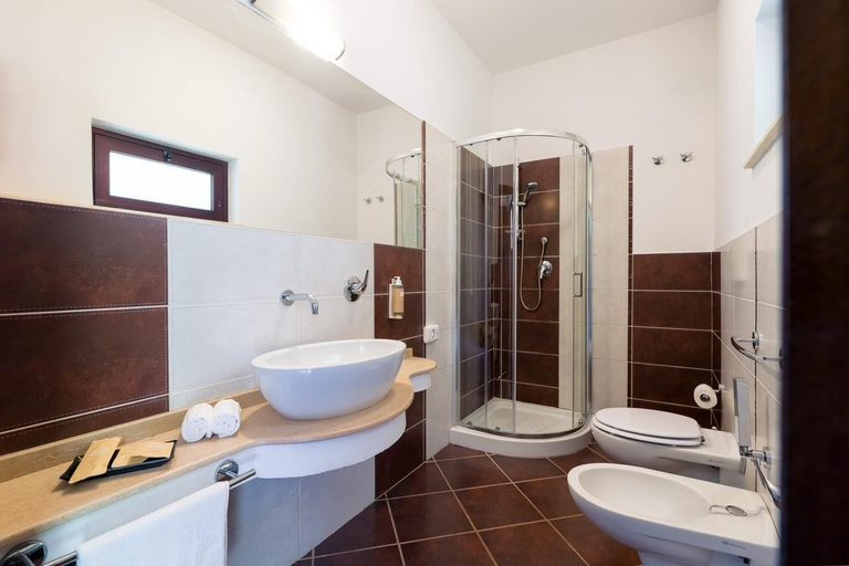 Bathroom 5, Borgo del Principe by Valentour, Vibo Valentia