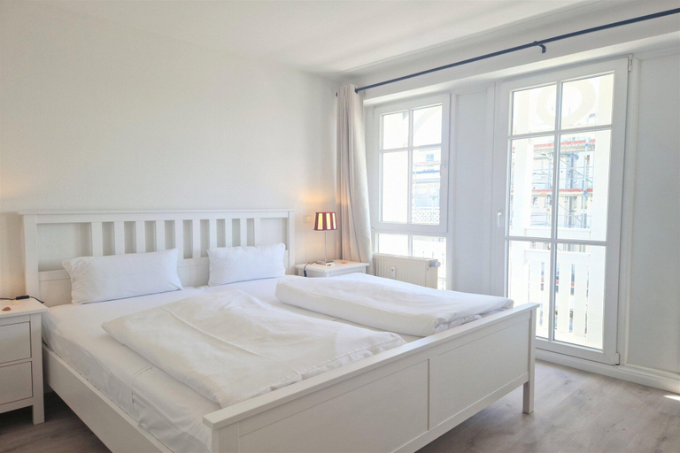 Room 5, Stilvolle Ferienwohnung mit Gemutlichem Balkon in Sellin, Vorpommern-Rügen
