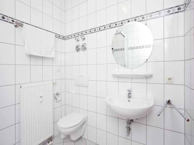 Bathroom 3, Elegant Villa in Borstendorf, Erzgebirgskreis