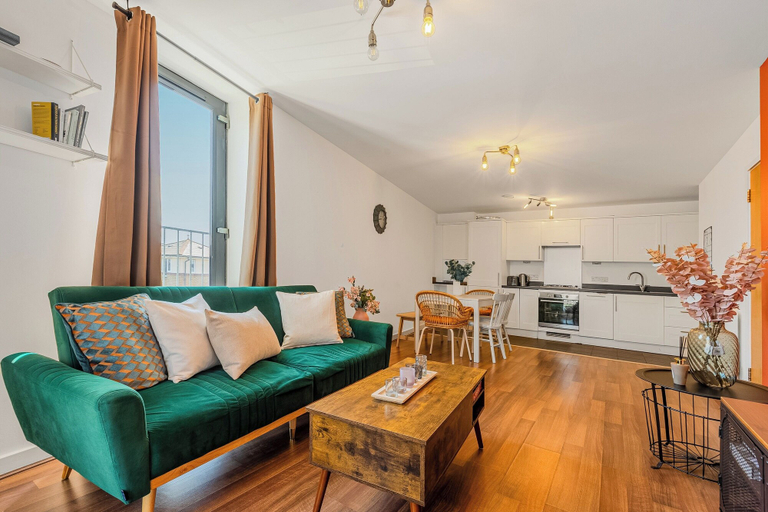 Living area 5, Charming 2 Bedroom Apartment in Central London, London