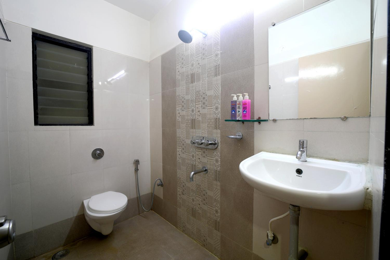 Bathroom 3, Hotel Saish, Ahmadnagar