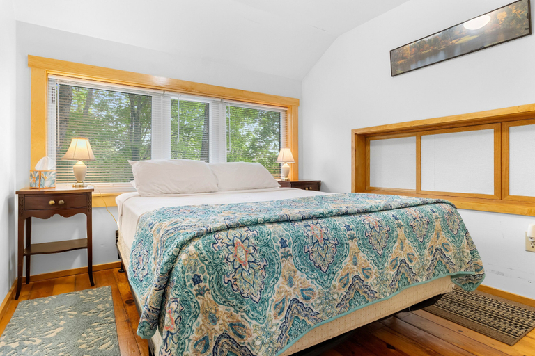 Room 5, Alluring Home With Full Kitchen, Furnished Patio, Washer/dryer & Private Yard, Hancock