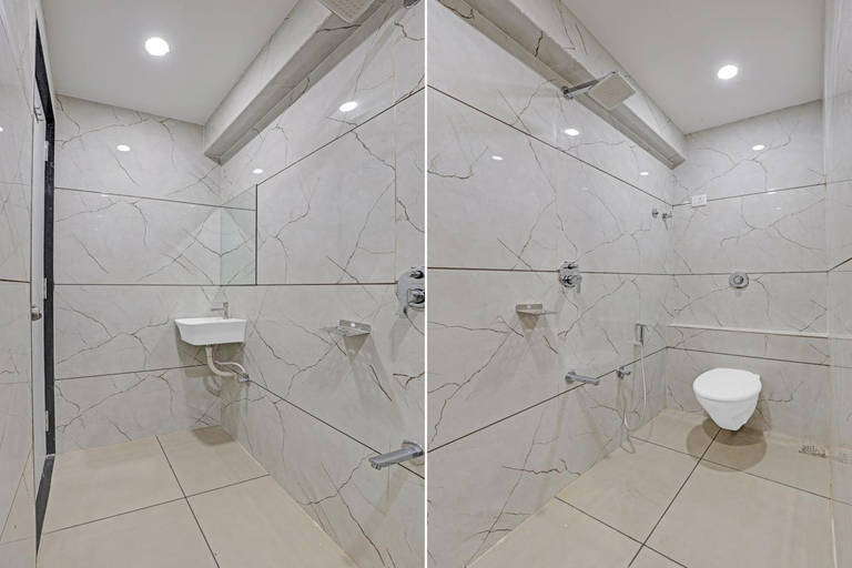 Bathroom 2, Hotel O Max Inn, Ahmadabad
