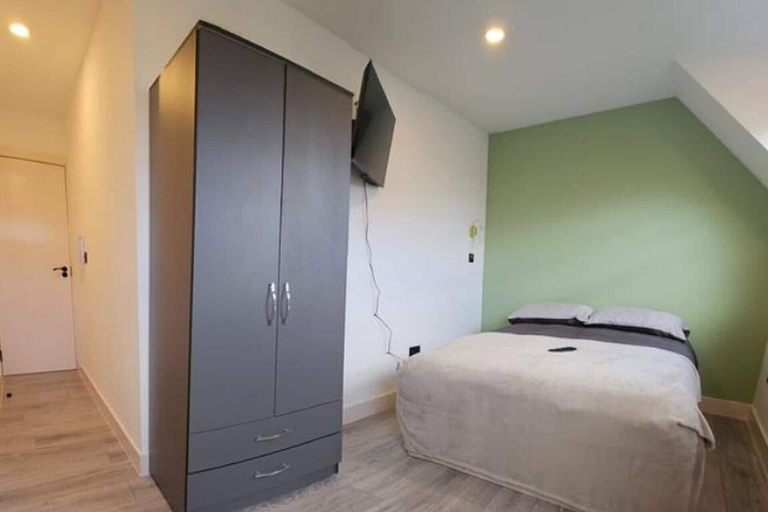 Room 5, Studio - Near Regents Park - Wifi - Sleeps 2, London
