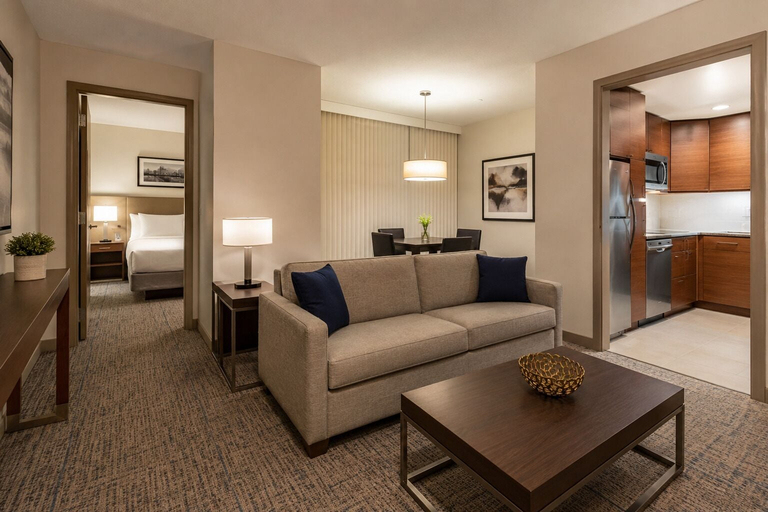 Living area 3, Eastlyn Hotel & Suites, Toronto