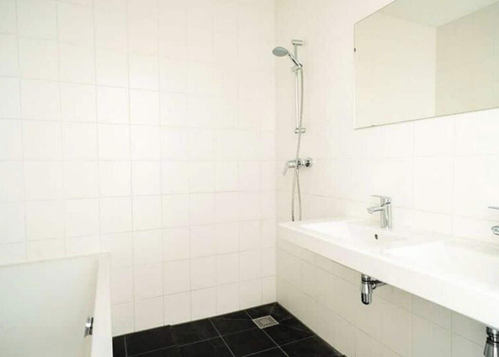 Bathroom 5, Holiday Home in Uitdam With Terrace, Waterland
