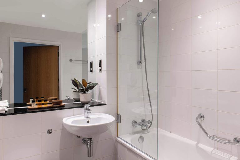 Bathroom 3, Cove Paradise Street, Sefton