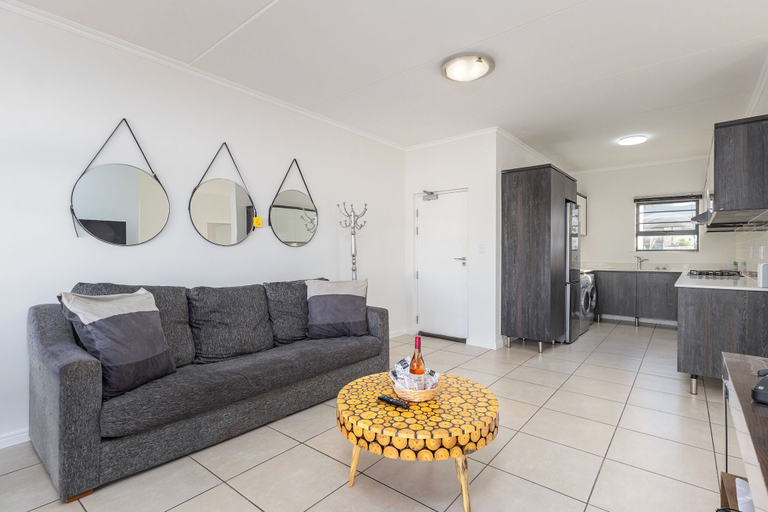 Living area 5, Modern 3-Bed Garden Pool Gym by CTHA, City of Cape Town