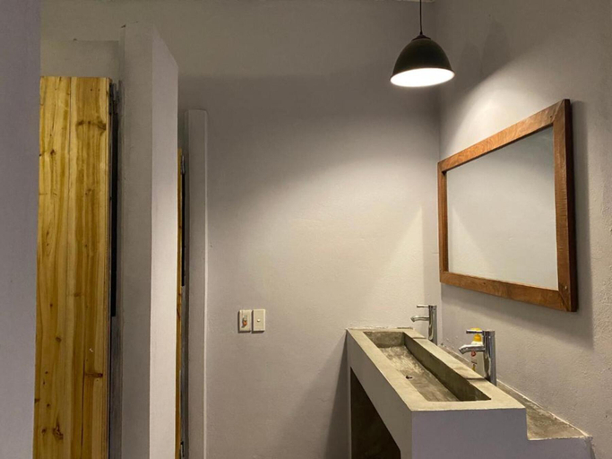 Bathroom, Hagiang-holic, Đồng Văn