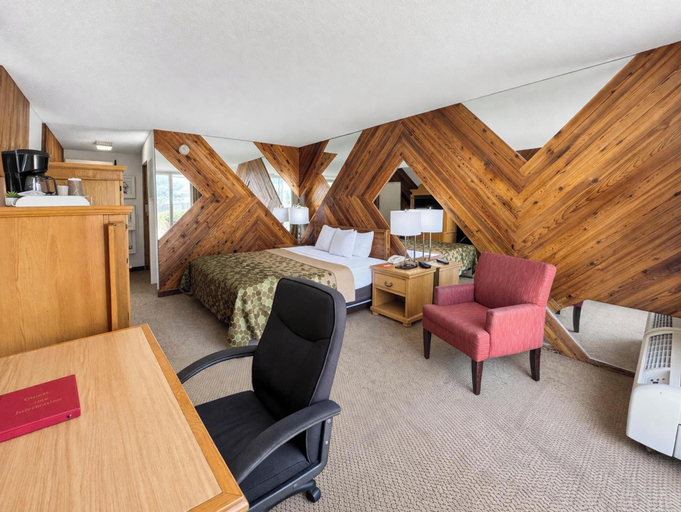 Room 3, Studio 6 Suites – Rawlins, WY, Carbon