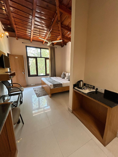 Room 4, Hotel Maya Regency Bhimtal, Nainital