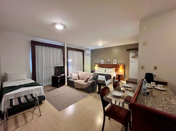 Room 3, Apartment 604, Joinvile
