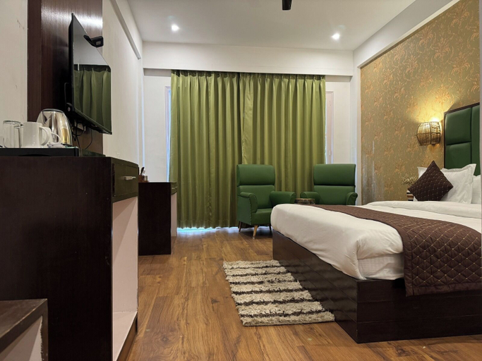 Room 1, Hotel Hyacinth Manali By RoyalCollection, Kullu