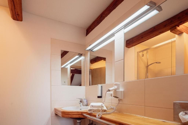 Bathroom 5, Zum Spitzbuam, Freising