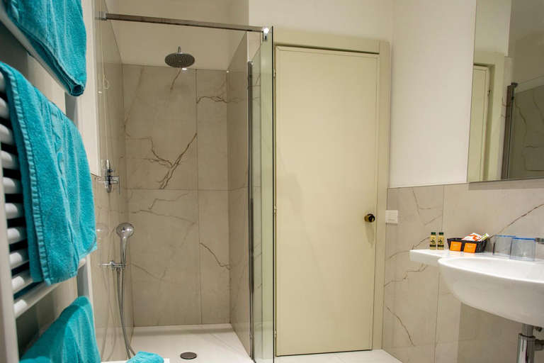 Bathroom 4, Europalace Hotel, Verbano-Cusio-Ossola