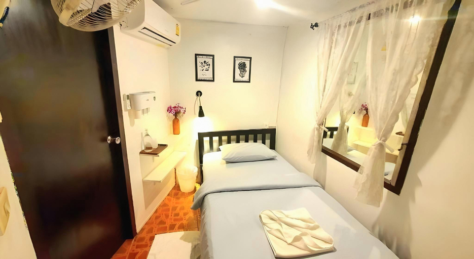 Bedroom 4, Home16 Sukhumvit16, Khlong Toey