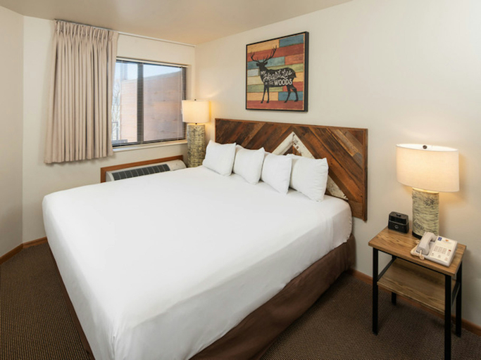 Bedroom 2, Timber Ridge Lodge and Waterpark, Walworth