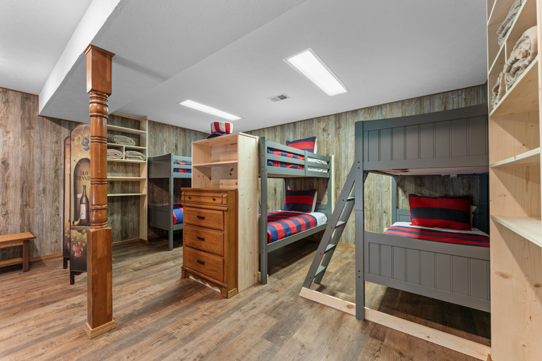 Room 3, P-265 The Patriot's Place 6 Bedroom Home, Stone