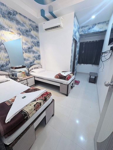 Bedroom 2, Hotel Broadway, Mumbai City