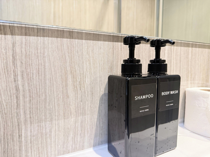 Bathroom amenities, Easy Stays - Central Studios London, London