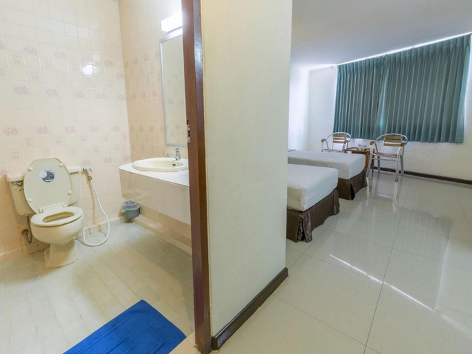 Bathroom 4, Lake Inn Hotel, Muang Songkhla