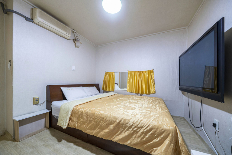 Bedroom, Miasageori Station Daewon, Gangbuk