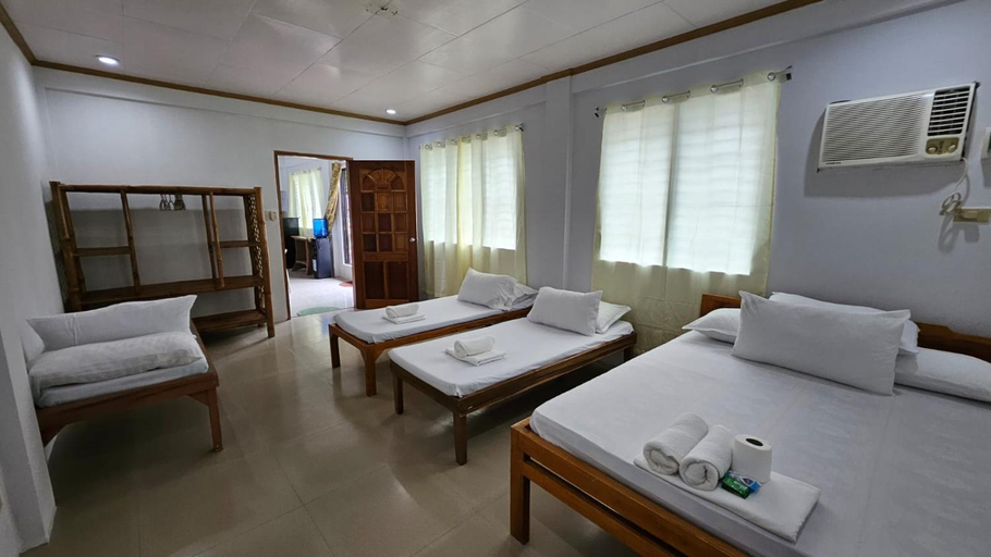 Bedroom 2, Agta Beach Resort, Almeria