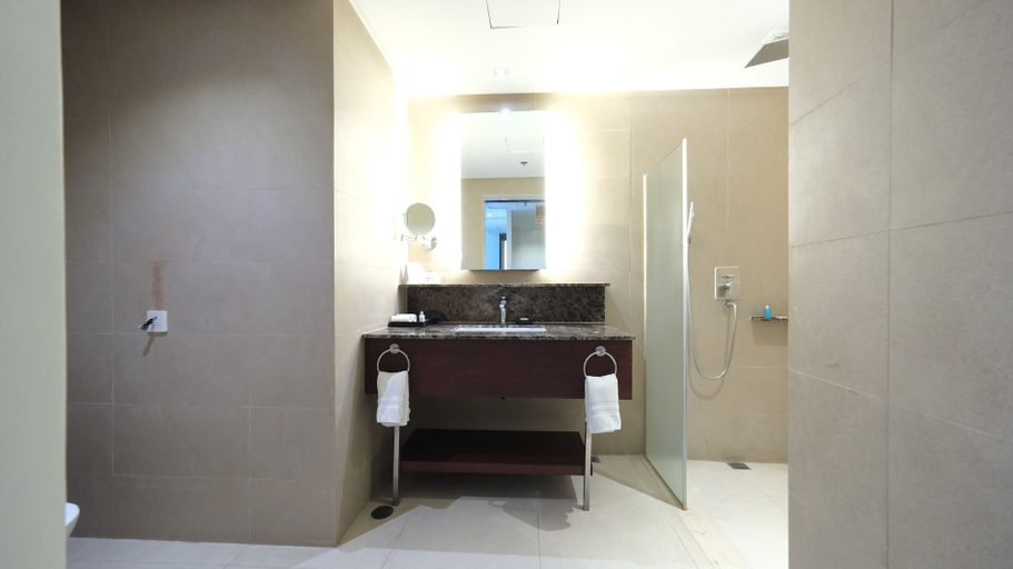 Bathroom 4, Widus Hotel Clark, Mabalacat
