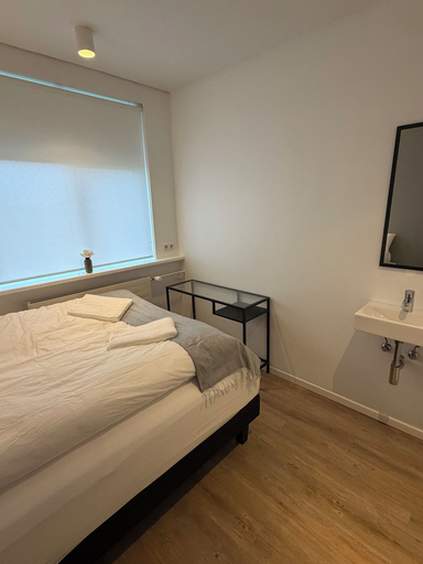 Room 4, Eyja Guesthouse, Sandgerði