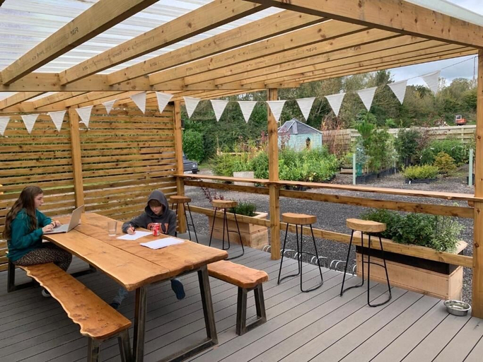 Outdoor dining 2, Bowhayes Farm Sanctuary - Glamping, Devon