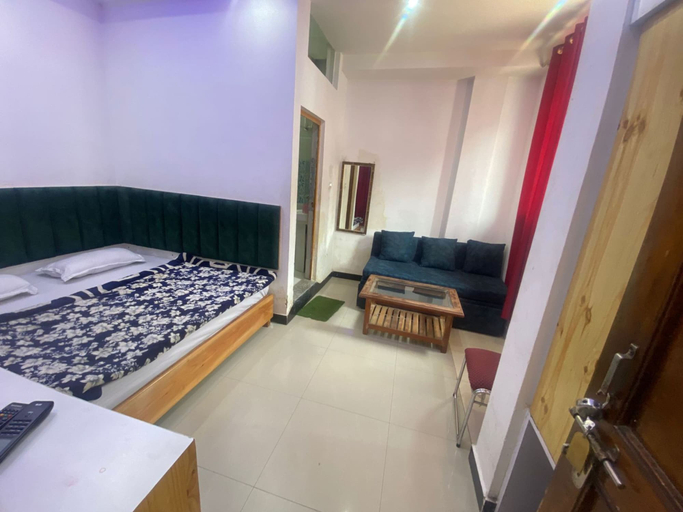 Room 4, Hotel Uday Raj & Restaurant, Garhwal
