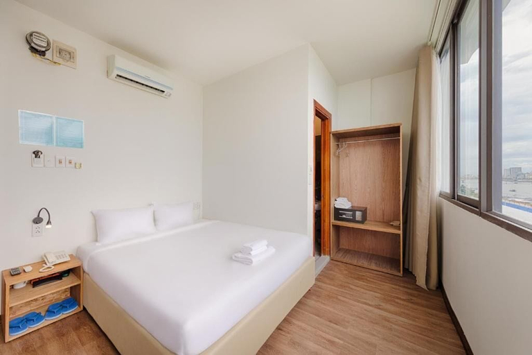 Bedroom 5, Vitalis Riverside Hotel, Da Nang