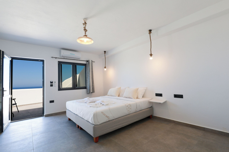 Room 3, Gold Diamond Luxury Suites, South Aegean