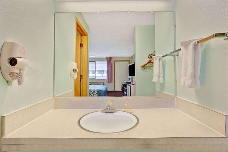 Bathroom 4, FairBridge Inn Express Tukwila, Tukwila