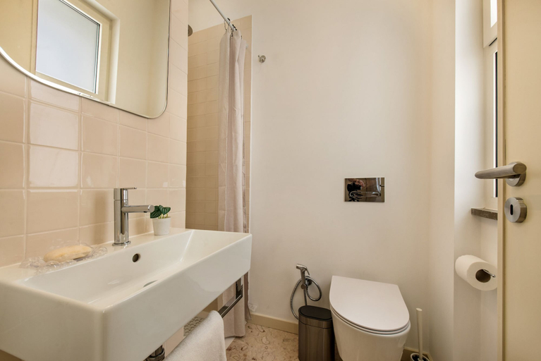 Room 2, Faro Terrace in Faro, Faro