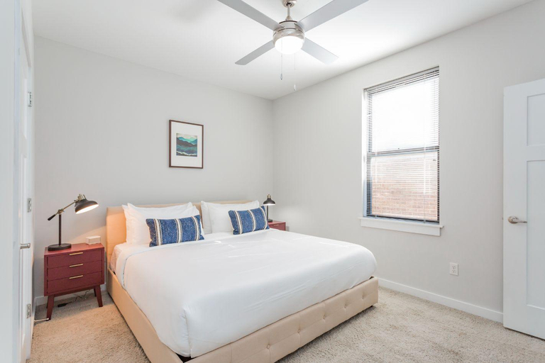 Bedroom 3, CozySuites Music Row Spacious 2BR in Nashville! 10, Davidson