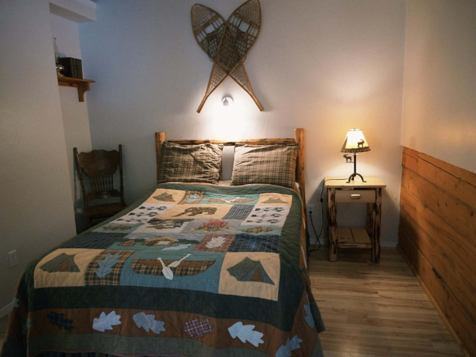Bedroom 2, Denali Fireside Cabin & Suites, Matanuska-Susitna