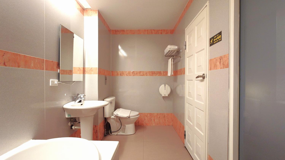 Bathroom 2, Hubhotel Benqiao Inn Far Eastern Branch, New Taipei City