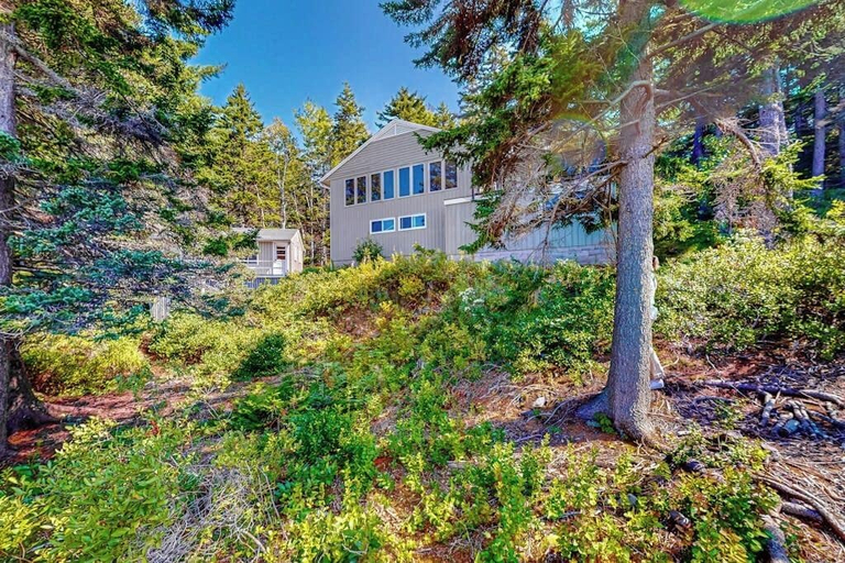Exterior 2, Beachfront Delight With Detached Guesthouse, Private Beach Access, Dog-friendly, Lincoln