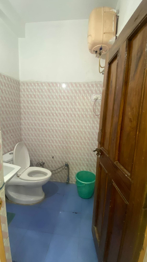 Bathroom 2, Hotel Uday Raj & Restaurant, Garhwal