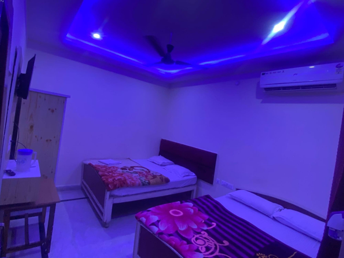 Room 3, Hotel Uday Raj & Restaurant, Garhwal