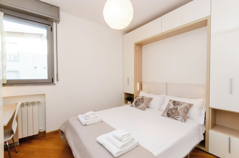 Room 2, VivimiHome Bicocca Comfort with Garage, Milano