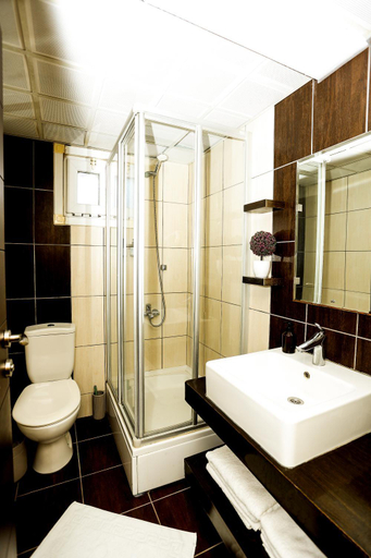 Bathroom 3, Family Resort Hotel, Üsküdar