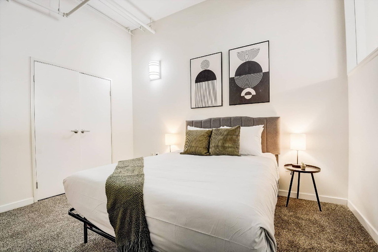Bedroom 3, TWO CozySuites Apartment with Skybridge Access #1, Marion